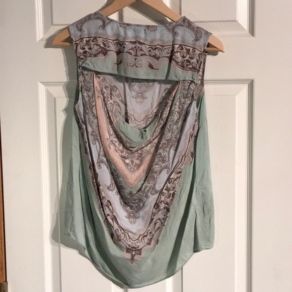 BCBG sleeveless blouse with peekaboo back - Picture 2 of 5